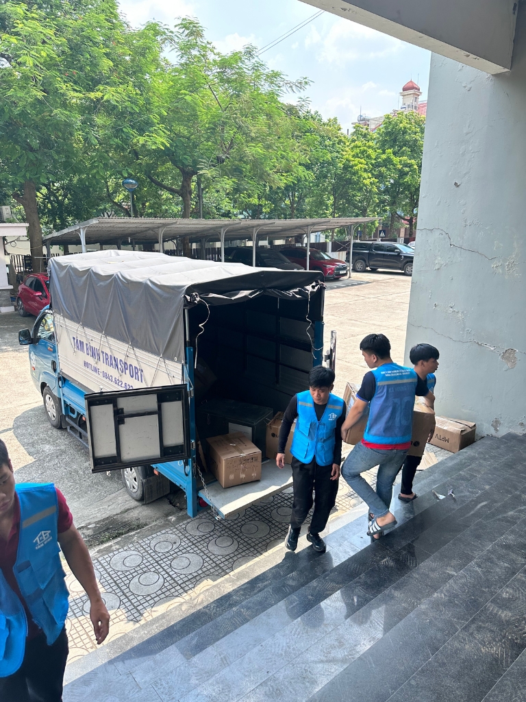 Nhân viên vận chuyển